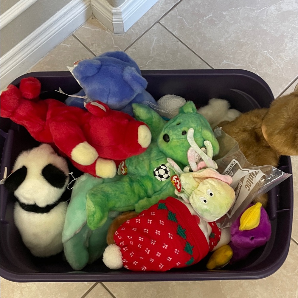 Assorted Plush Toy Collection - Picture 3 of 3